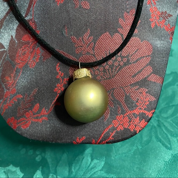 🎄New Christmas Bulb Earrings & Necklace Set - Picture 4 of 6